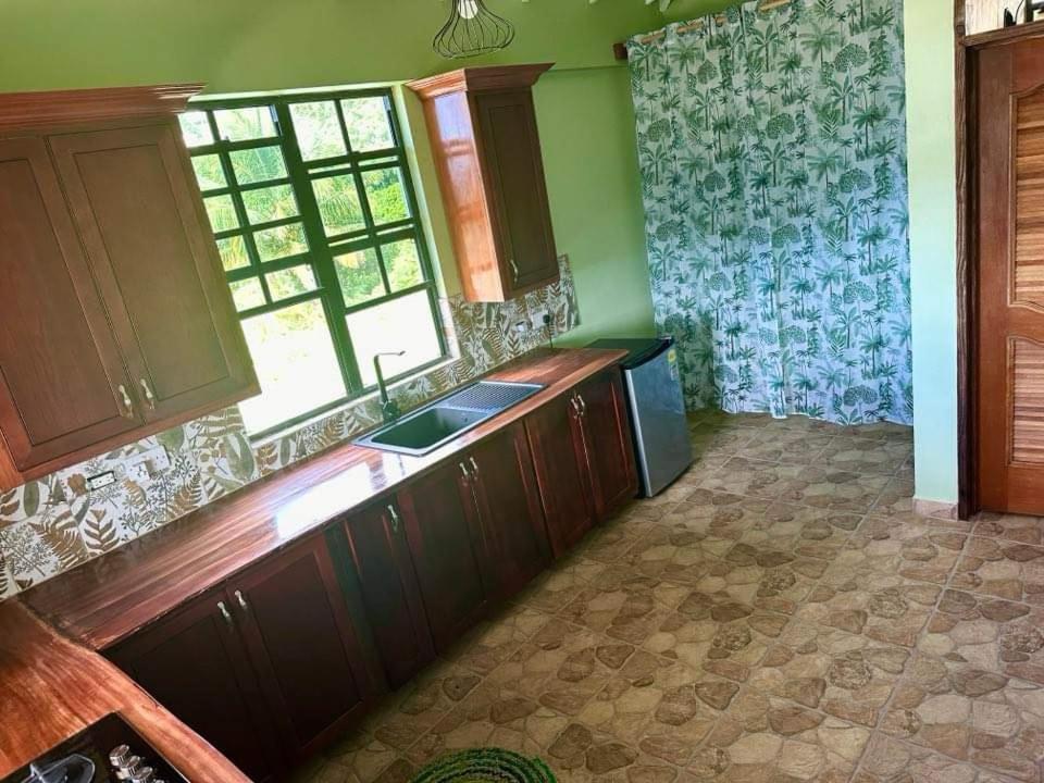 Orchid Resort Ltd Guillet Экстерьер фото