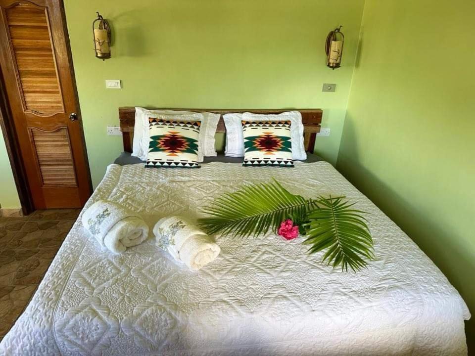 Orchid Resort Ltd Guillet Экстерьер фото