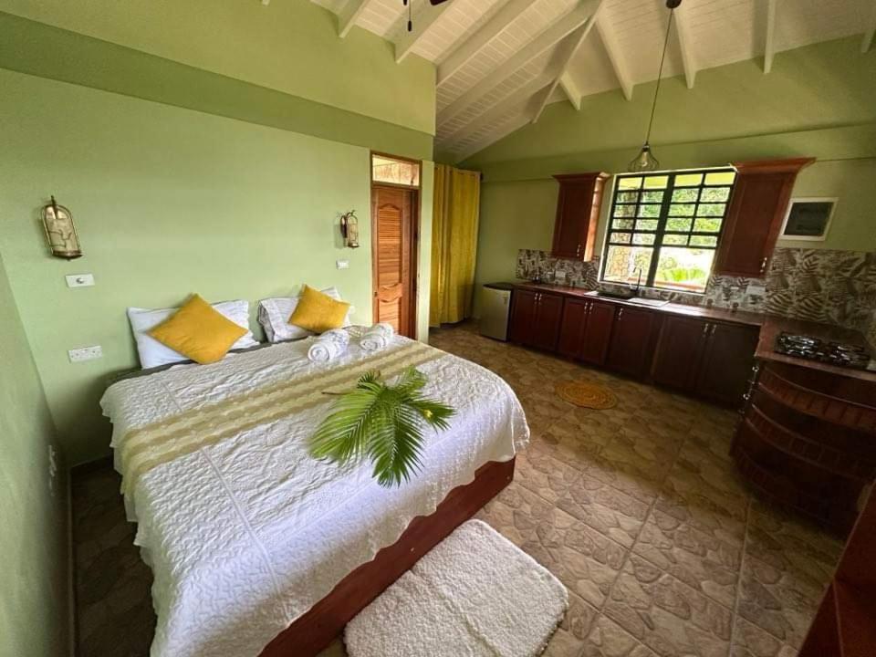 Orchid Resort Ltd Guillet Экстерьер фото